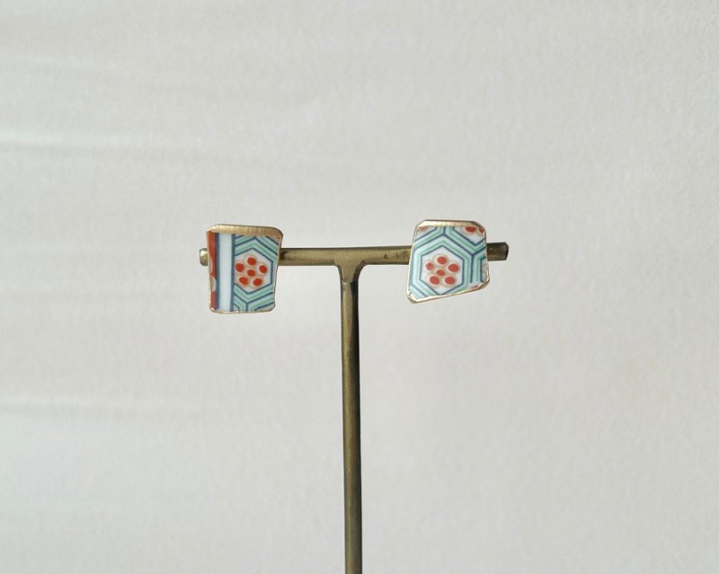 [Choose your metal fittings] Arita ware gold lacquer Clip-On Japanese pattern traditional craft No.91 - ต่างหู - ดินเผา สีเขียว