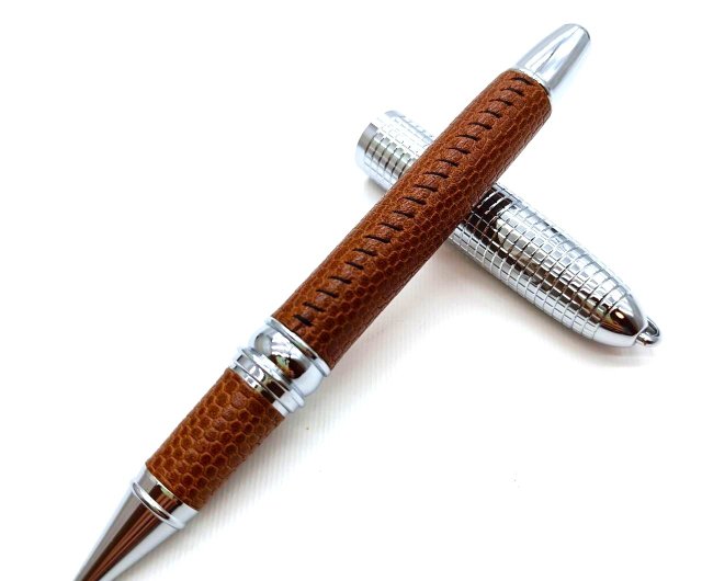 革軸ボールペン　イタリアンレザー　ハンドメイド a6ebf44a553f0c2e49eb917298959b