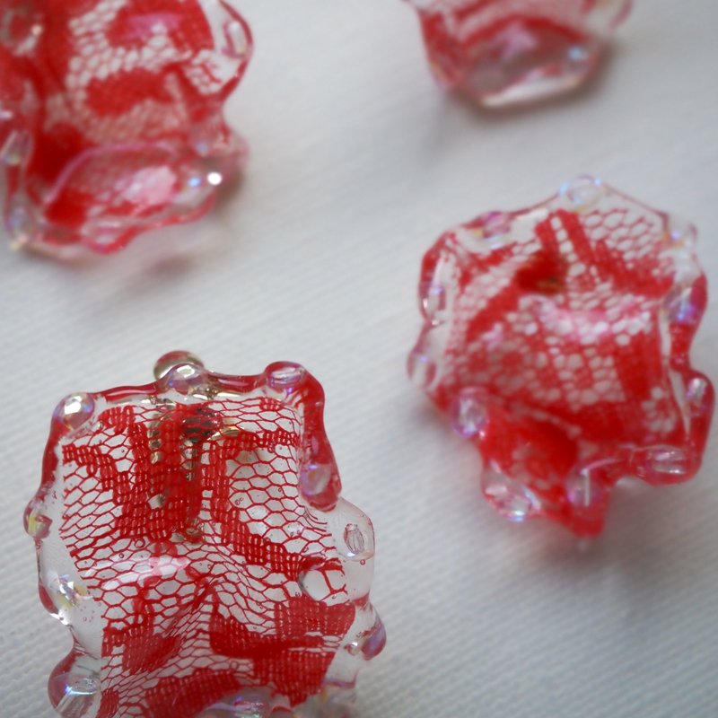 UNEUNE - 耳環/耳夾 - 樹脂 紅色