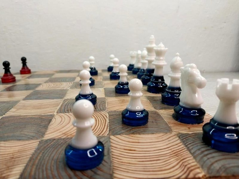 Custom resin chess sets with board | Size of King 2.75 inch (7 cm) | Epoxy resin - บอร์ดเกม - เรซิน สีน้ำเงิน