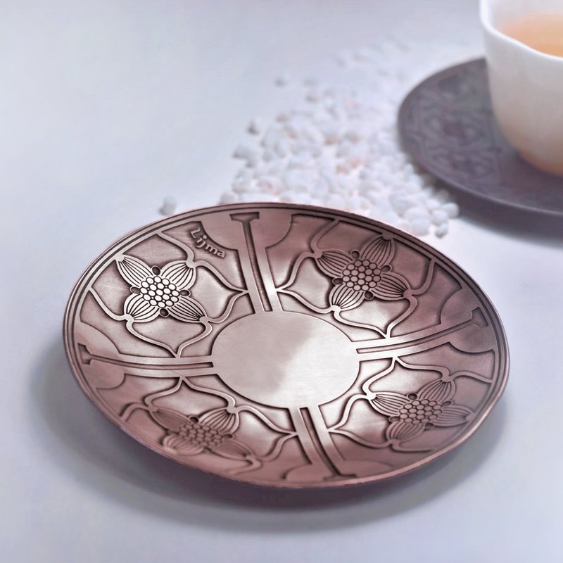 Forged and etched small tea cup holder-Shishi Ruyi (large persimmon pattern) [Customized] [Gift Box] [New Year] - ของวางตกแต่ง - วัสดุอื่นๆ สีนำ้ตาล