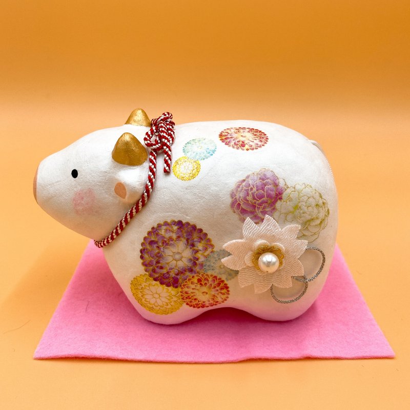 【招福干支】開運干支 生肖牛 緣起物 花團錦簇牛 - 擺飾/家飾品 - 絲．絹 白色