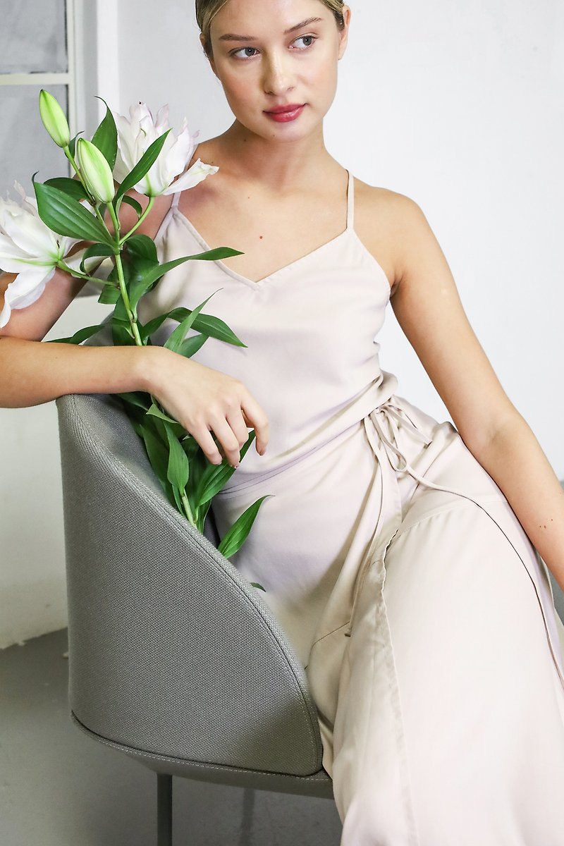 Pure Tencel シンプル 調整可能 Vネック キャミソール - ローズピンク 香港ブランド 環境に優しいファッション - ベスト - サステナブル素材 ピンク