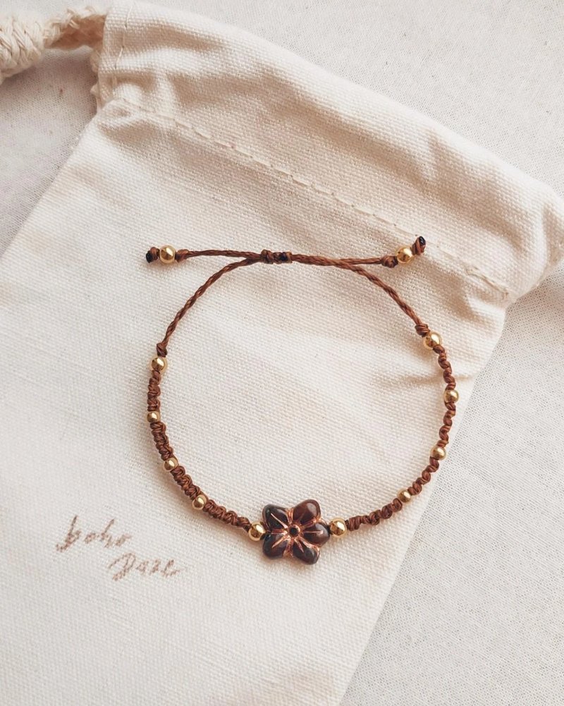 [Can be customized] Brown Flower Wax Thread Bracelet Maillard Bronze Retro Bracelet - สร้อยข้อมือ - ทองแดงทองเหลือง สีนำ้ตาล