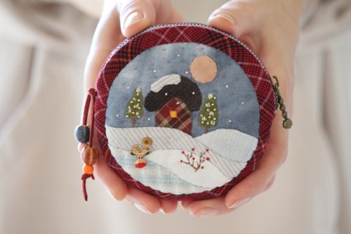 BeePatchwork Fabric bag for headphone or other small things. Round Headphone holder. Japanese