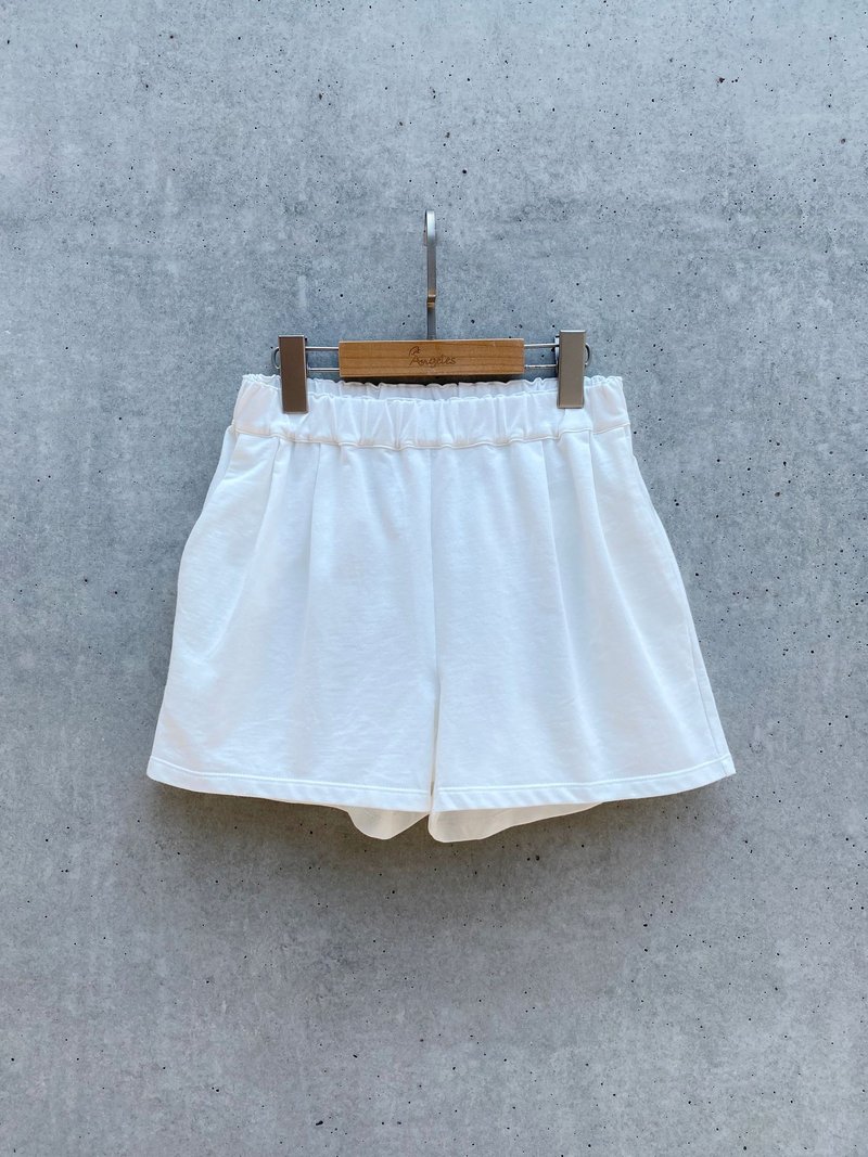 Simple casual shorts (white) - Women's Shorts - Cotton & Hemp White