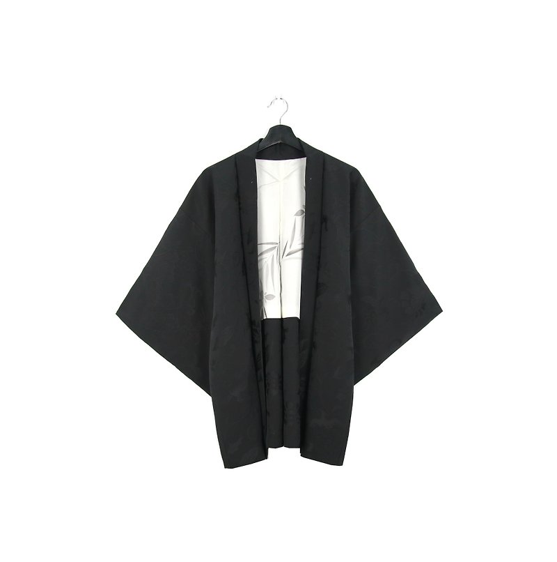 Back to Green-Japan with back feather embossed lining ink / vintage kimono - เสื้อแจ็คเก็ต - ผ้าไหม 
