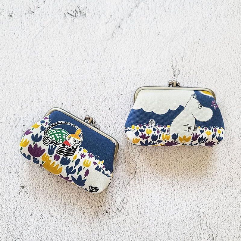 【Pinkoi x Moomin】二面不同圖案 雙層口金包 零錢包 藍色 - 零錢包/小錢包 - 棉．麻 藍色