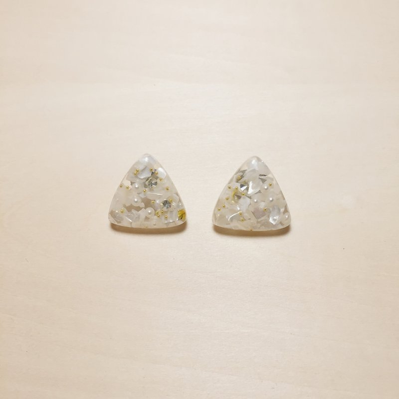 Vintage shell sequin triangle earrings - ต่างหู - เรซิน สีใส