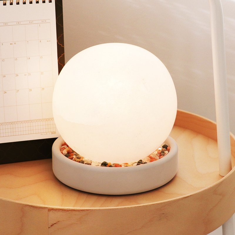 6-inch white salt ball I Water-based concrete series I Three bases I Salt lamp housewarming gift - ของวางตกแต่ง - วัสดุอื่นๆ ขาว