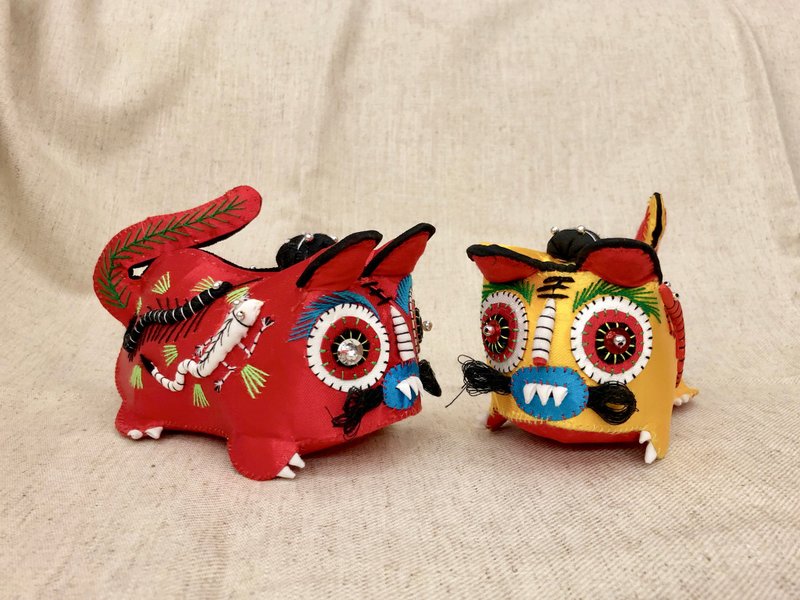長安布藝小老虎傳統手工刺繡虎頭枕滿月周歲禮物西安民間手工藝 - 公仔/玩偶 - 繡線 紅色