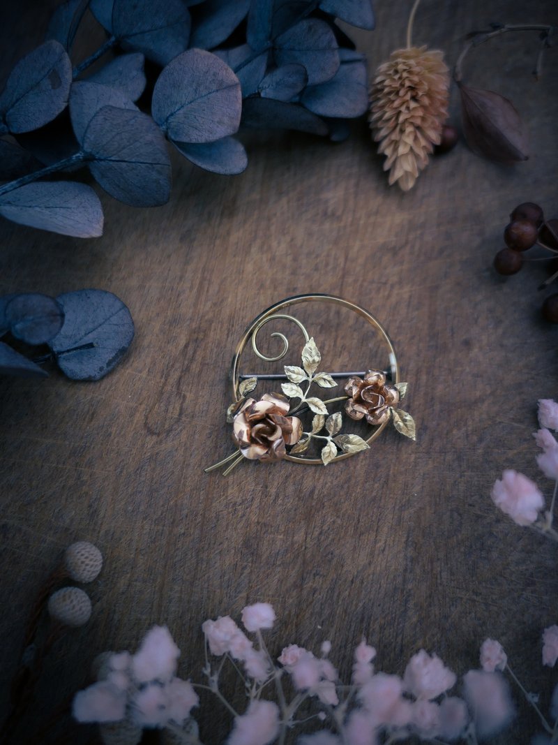 Krementz 雙色玫瑰花圈胸針－美國古董首飾 Vintage Jewelry - 胸針 - 其他金屬 