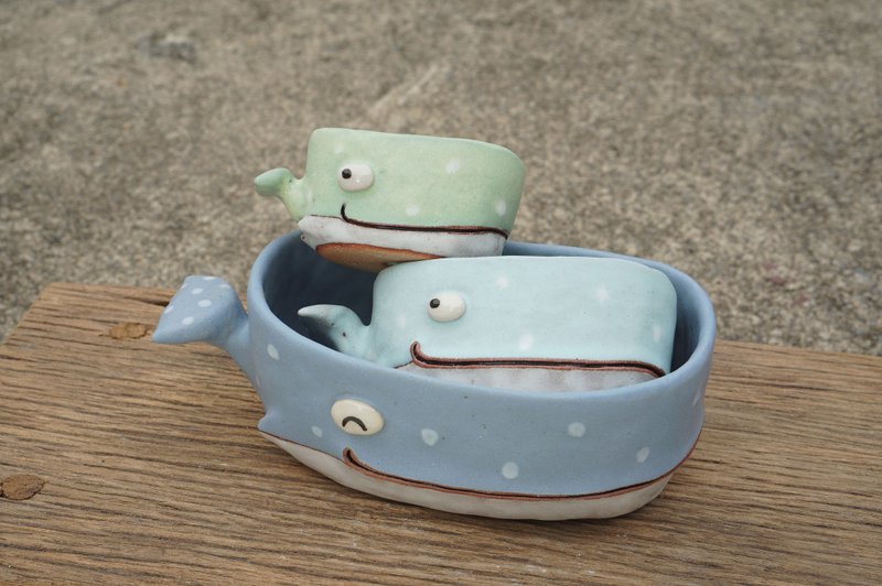 Whale pot , Whale plant pot , Handmade ceramics , pottery - 花瓶/花器 - 陶 藍色