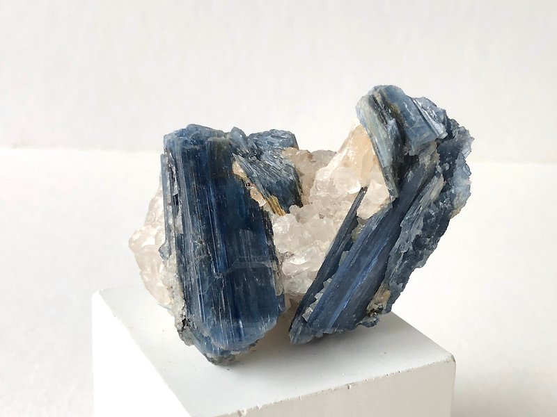天然擴香  藍晶石 礦石香氛系列 - 香薰/精油/線香 - 水晶 藍色