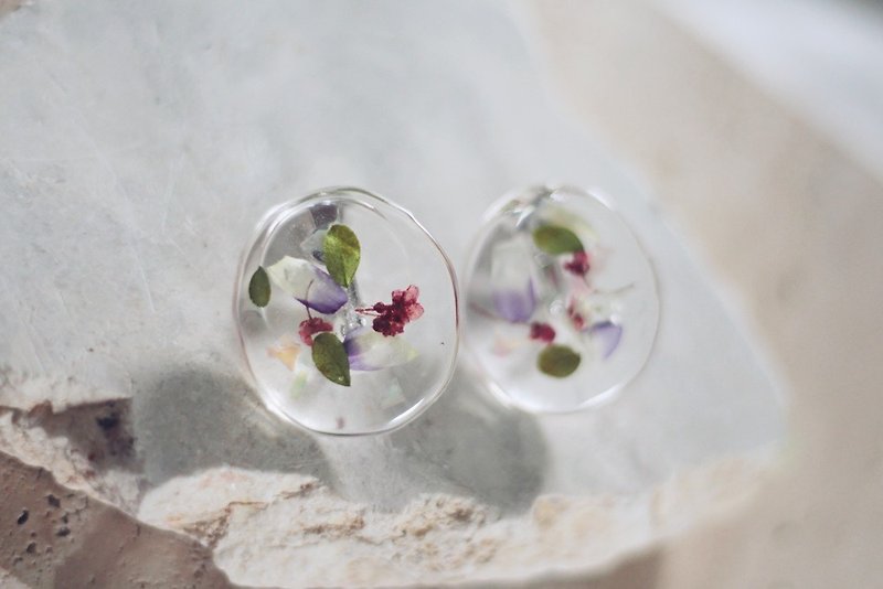 / Flower bush / Dried flower specimen resin earrings - ต่างหู - พืช/ดอกไม้ 