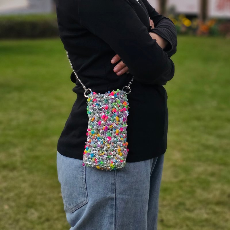 手混糸のかぎ針編み携帯電話バッグ/キラキラのレッド - ショルダーバッグ - コットン・麻 