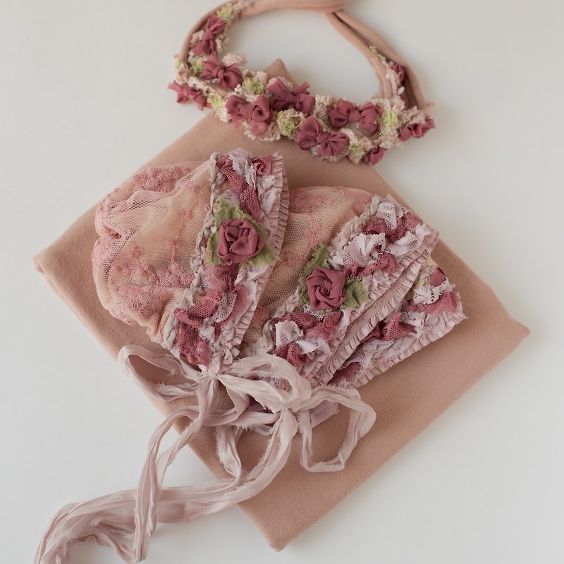 Newborn photo prop set: lace bonnet, headband, wrap - 嬰兒飾品 - 聚酯纖維 粉紅色
