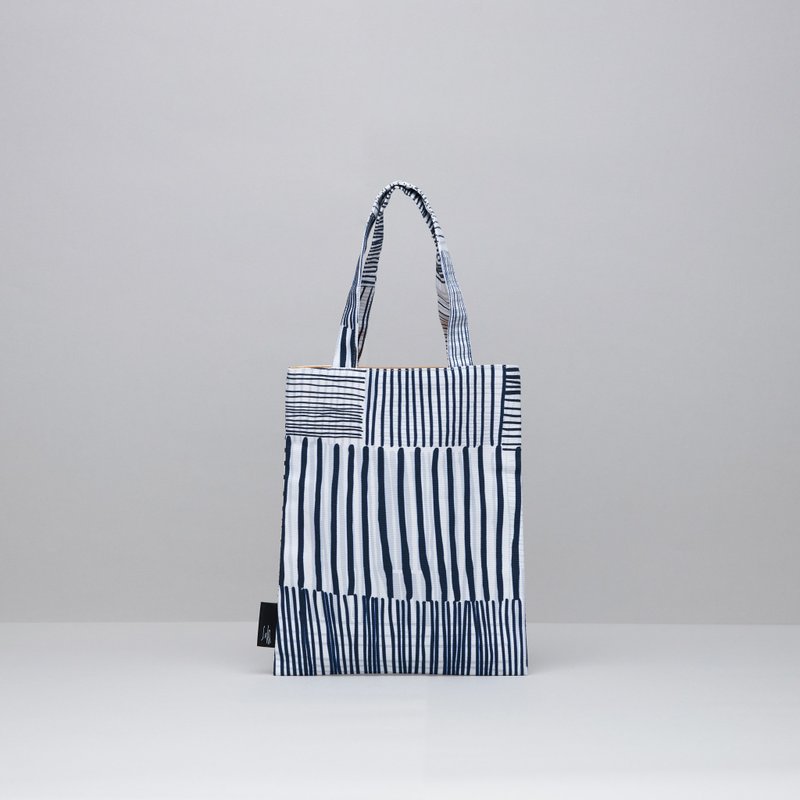 drawstring bag / Weave Blue - กระเป๋าถือ - ผ้าฝ้าย/ผ้าลินิน สีน้ำเงิน