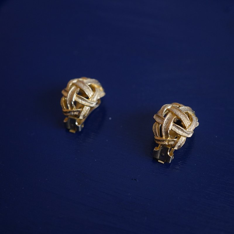金色編織古董飾品耳夾耳環 vintage母親節 禮物 - 耳環/耳夾 - 其他金屬 金色