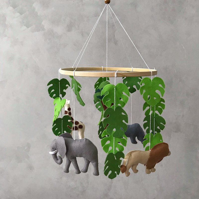 Safari baby mobile, Jungle cot mobile, Lion elephant giraffe rhino monile - Kids' Toys - Eco-Friendly Materials Green