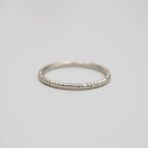 Enchant Jewelry 圓之鑿鑿 - 極細尾戒線戒 925純銀手工鑿敲戒指