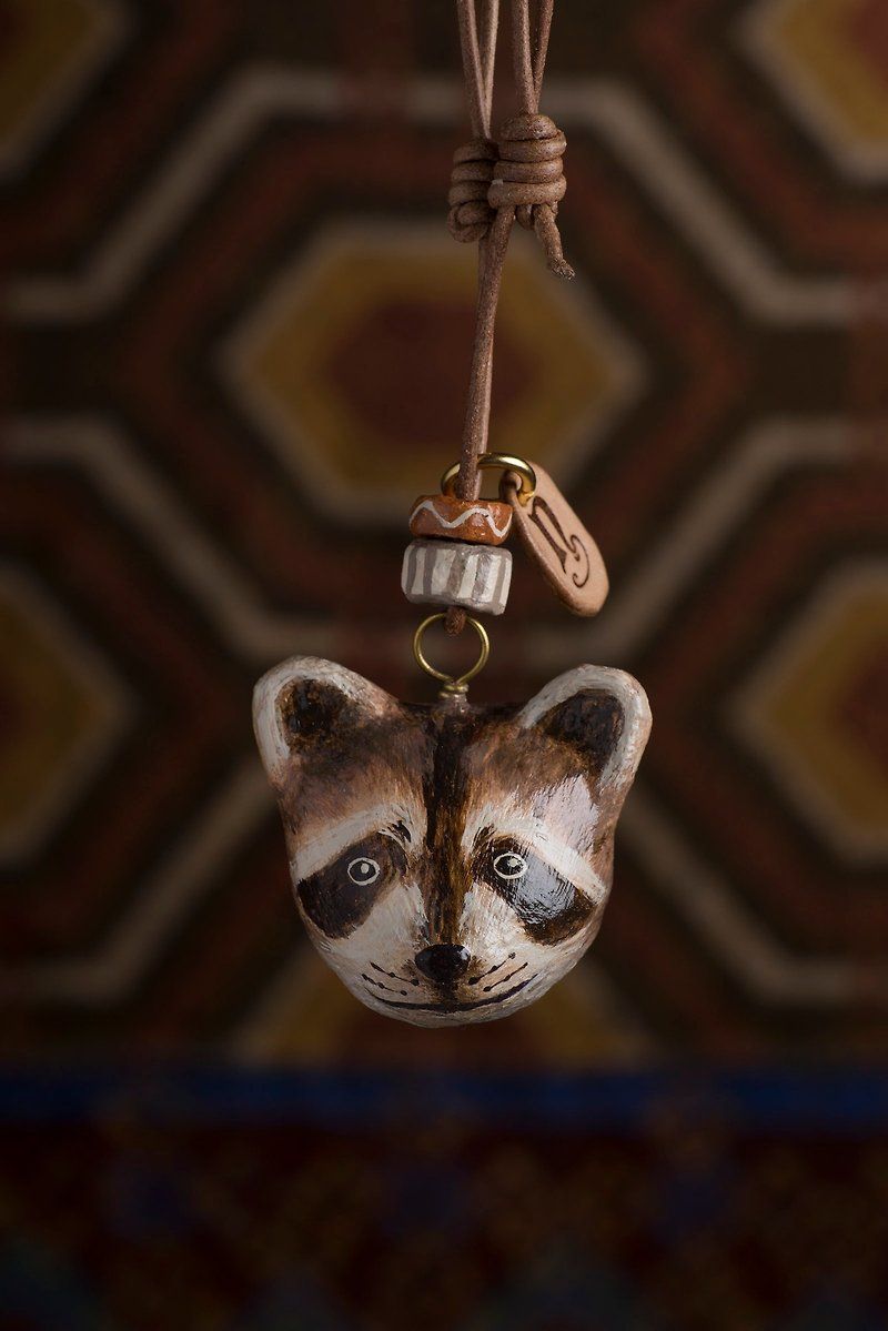 raccoon paper mache necklace - สร้อยติดคอ - กระดาษ สีนำ้ตาล