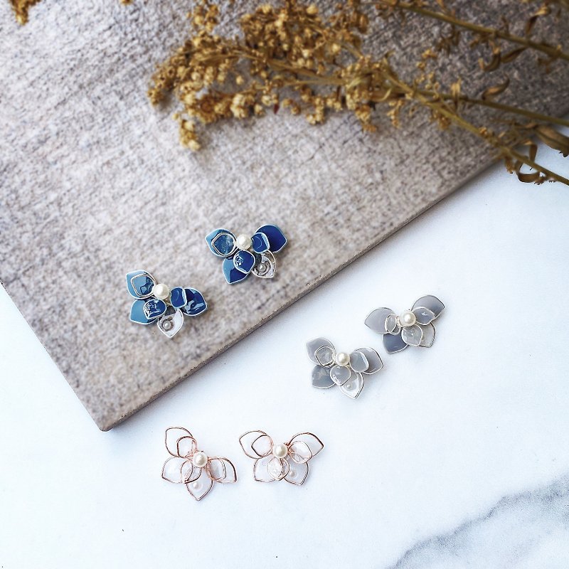 Half a Flower | Morandi Color | Handmade Resin Earrings - Earrings & Clip-ons - Resin Gray