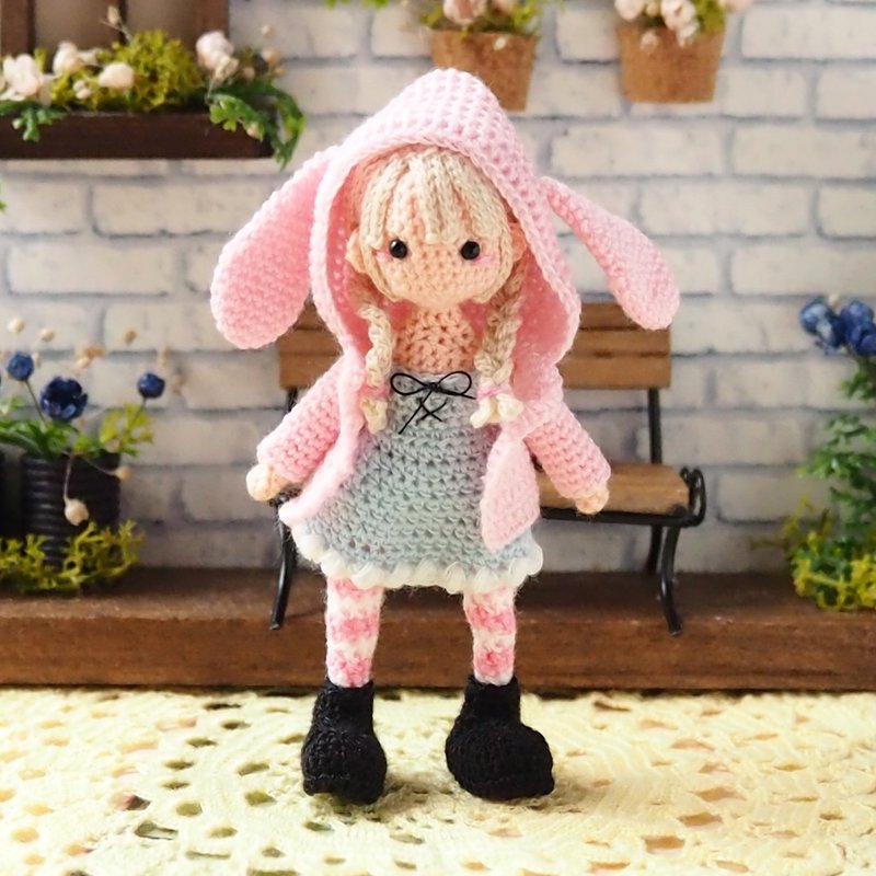 鉤針娃娃/amigurumi/鑰匙鏈/粉紅色兔子夾克/玩偶【接單訂製】 - 公仔/玩偶 - 聚酯纖維 粉紅色