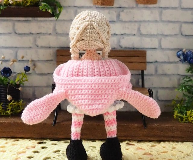 うさぎをテーマした女の子のあみぐるみ人形(ピンク) ハンドメイド ミニチュア ピンクウサギさんジャケットの女の子 あみぐるみ