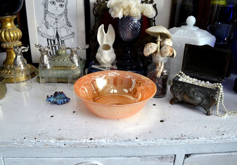 FIRE KING Luster Peach Salad Bowl - Bowls - Glass Orange