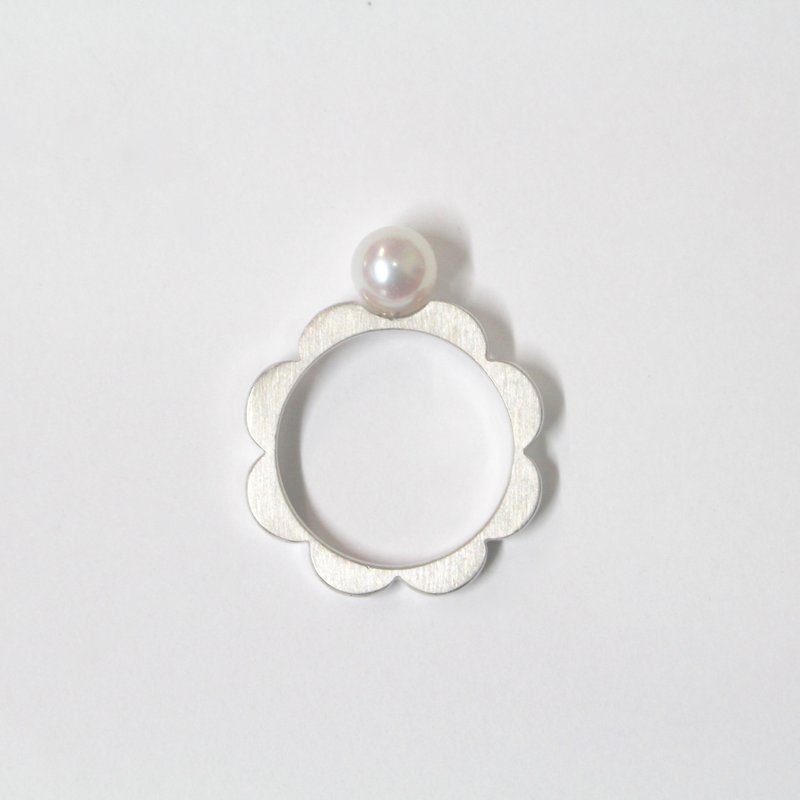 Akoya pearl flower ring, silver color - General Rings - Gemstone Gray