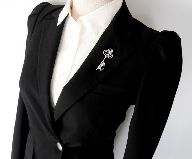 Veilの鍵ブローチ【by Veil】 - ショップ ARAMA TOKYO ブローチ - Pinkoi