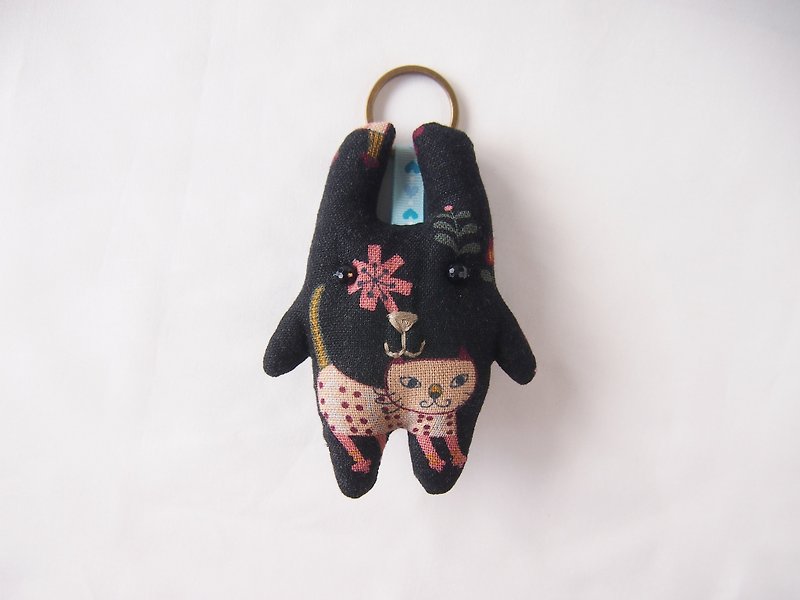 + black cat + rabbit or cat key ring - พวงกุญแจ - ผ้าฝ้าย/ผ้าลินิน สีดำ