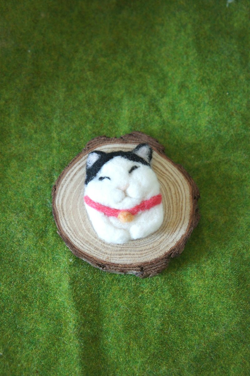 [Fur rabbit] wool felt sleep cat pillow / brooch custom - เข็มกลัด - ขนแกะ 