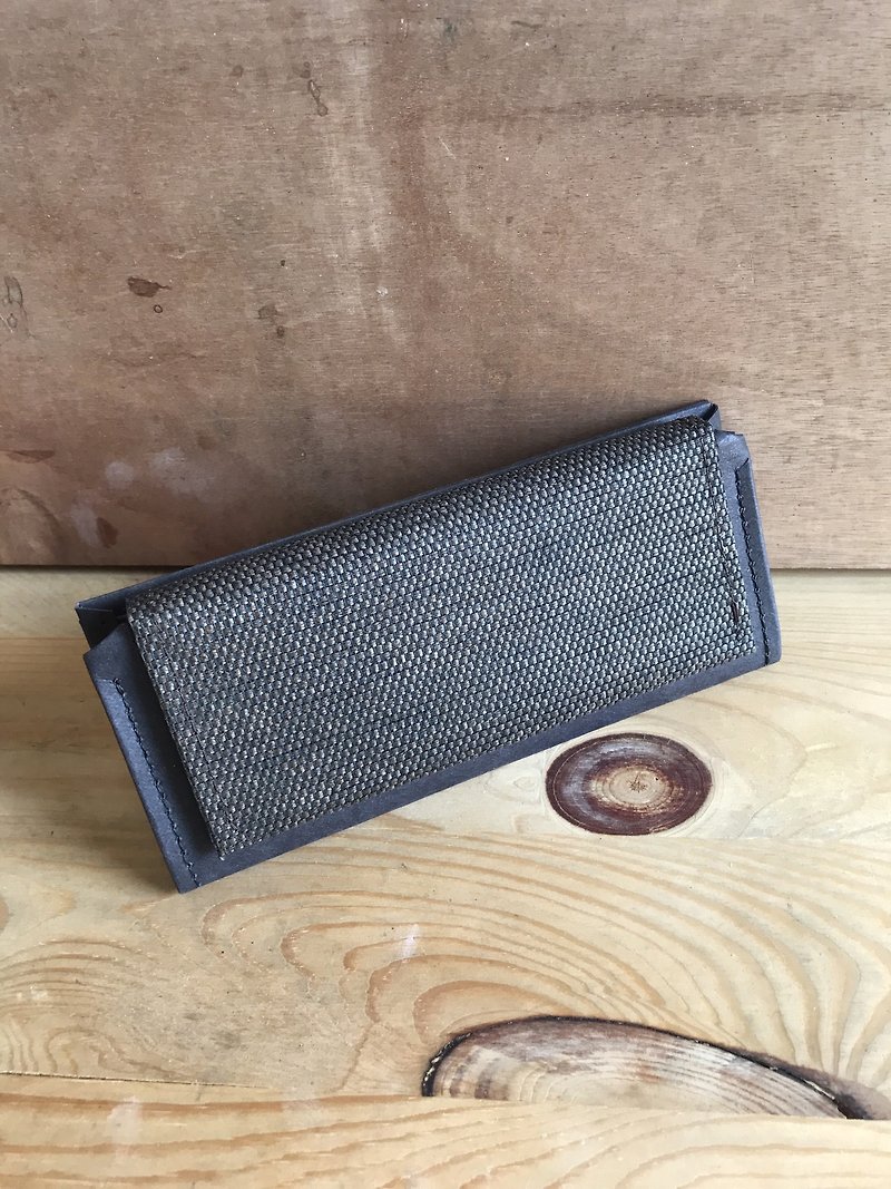 -Washed paper woven medium long clip / wood ash*vegetarian paper leather - Wallets - Paper Gray