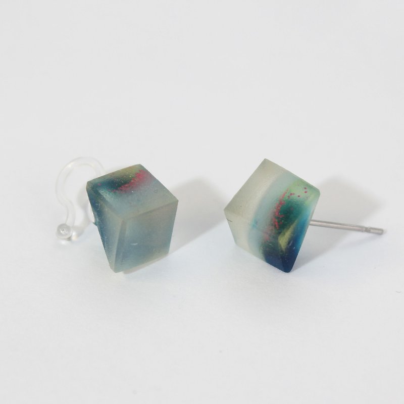 Non-Standard Mixture / resin earring - Single /  ICE CUBE - ต่างหู - เรซิน สีเขียว