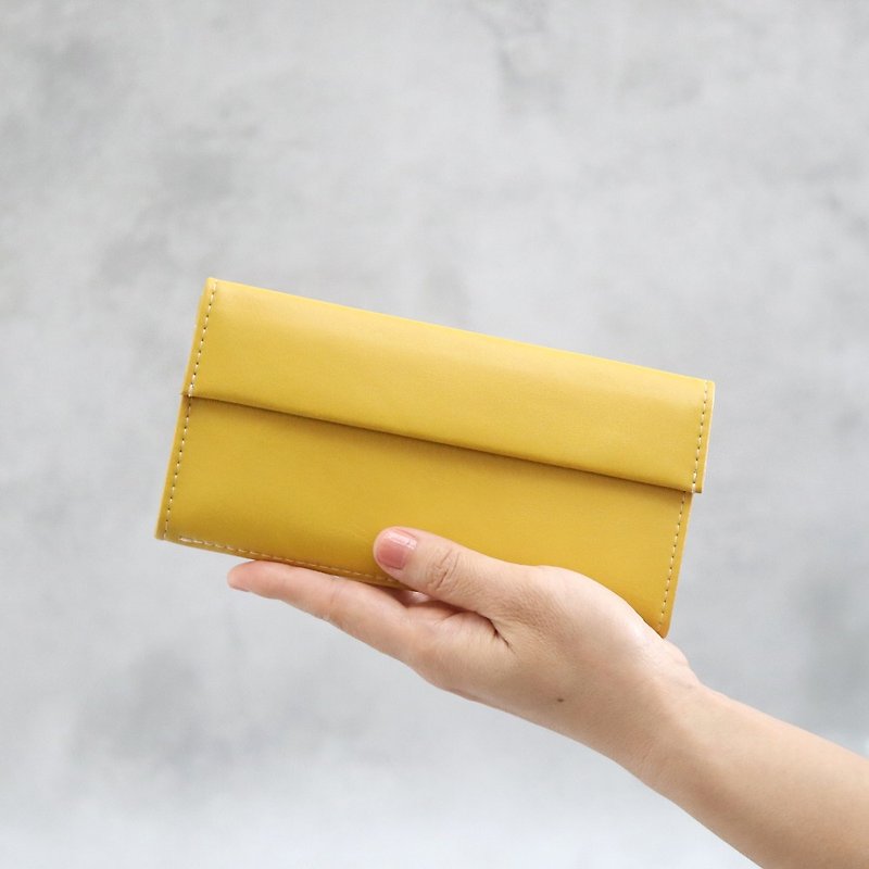 Minimalist long wallet [3 colors] Perfect size for bills Made of scratch- and water-resistant vegan leather Made to order - กระเป๋าสตางค์ - วัสดุอื่นๆ สีเหลือง