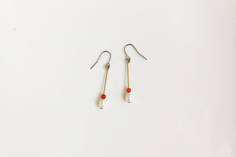 RED 紅瑪瑙珍珠黃銅造型耳環 - 耳環/耳夾 - 寶石 紅色