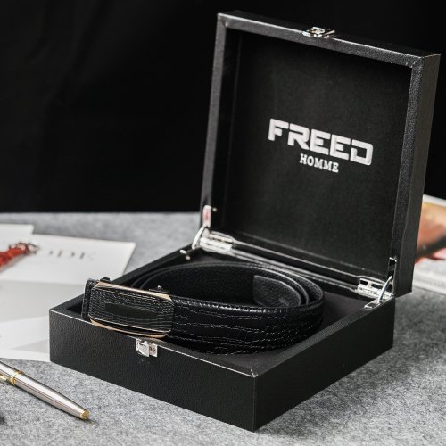 FREED 【FREED】仿蛇紋金邊方形扣頭商務休閒頭層自動牛皮皮帶