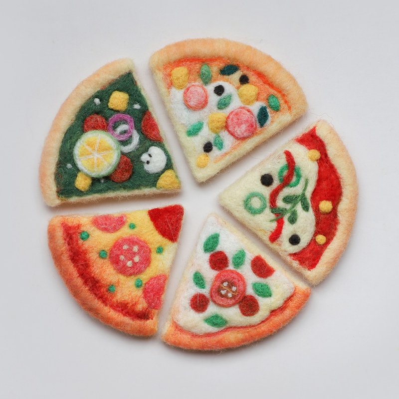 羊毛氈手作 切片披薩Pizza食物 胸針/別針/磁鐵/冰箱貼/髮夾髮飾 - 胸針 - 羊毛 黃色