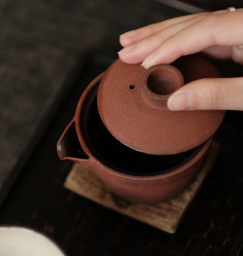 Staff hand-made purple sand teapot hand grip pot cover bowl makeup earthware small capacity urgent need pot - ถ้วย - ดินเผา 