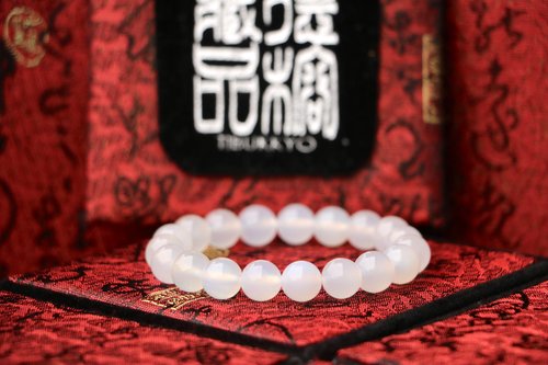 TIBUKKYO德榕藏品 原礦天然白瑪瑙手珠 10mm 白玉髓 佛珠念珠 手串 飾品 凍玉感