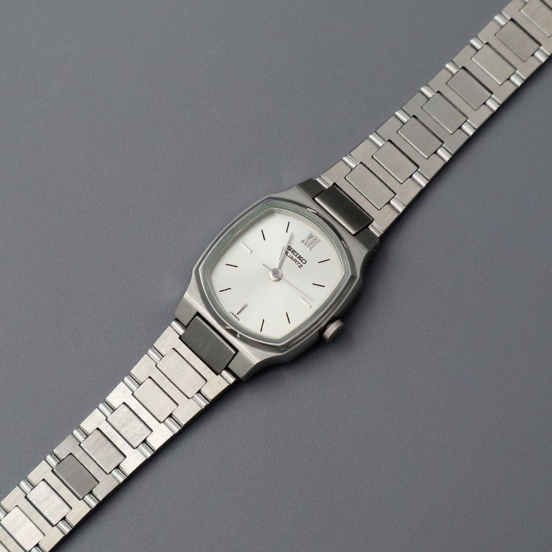SEIKO Premium Showa Quartz Antique Watch - Women's Watches - Other Materials 