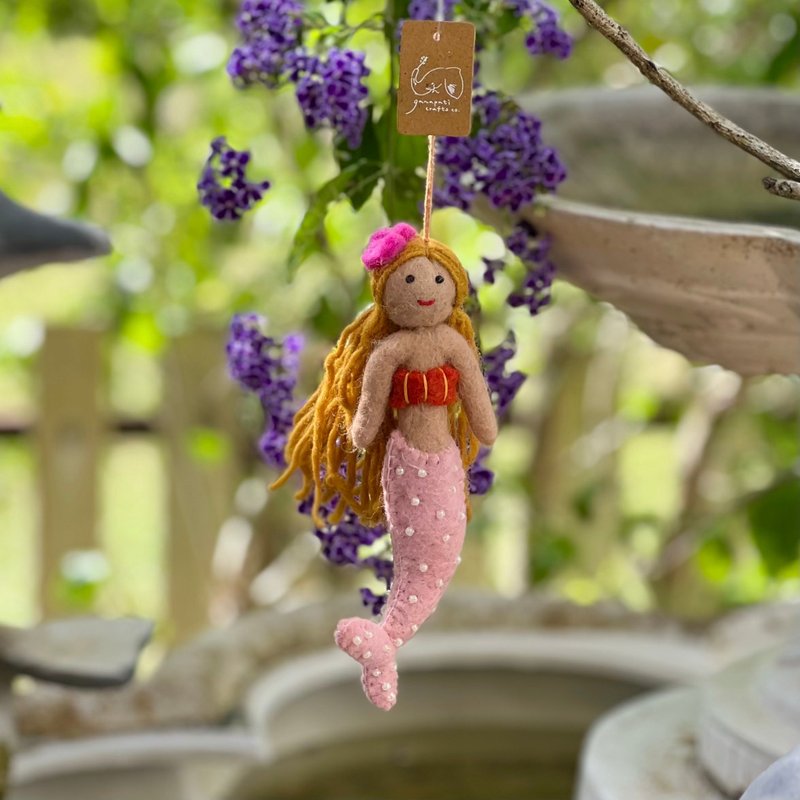 Christmas tree pendant Latin mermaid pink tail Christmas decoration Christmas ornaments Christmas decoration - ของวางตกแต่ง - ขนแกะ สึชมพู