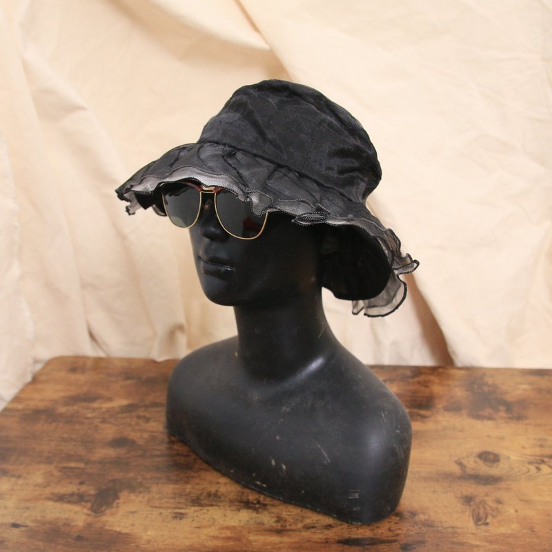 Back to Green::戶外漁夫帽 黑白蕾絲 層次 d-13 vintage hat - 帽子 - 棉．麻 