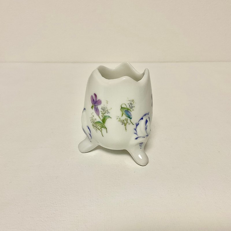 Small egg shaped ornament - Other - Porcelain White