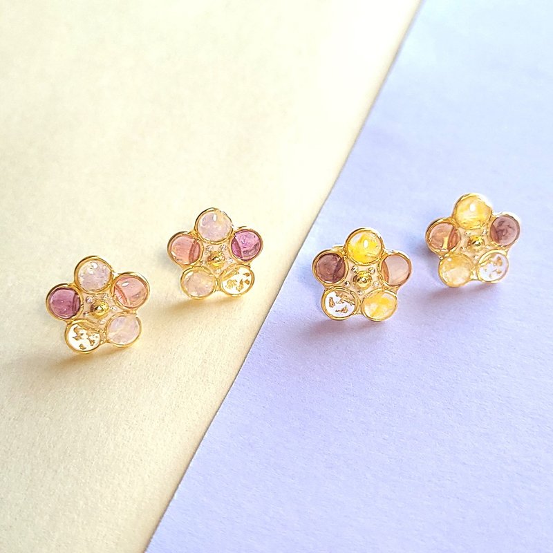 Color block flower earrings/ Clip-On amber/purple dried flowers anti-allergic medical steel - ต่างหู - เรซิน หลากหลายสี