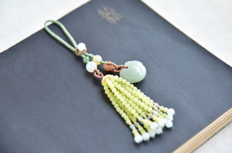 [Spring Buds] Natural Hetian Jade Xinjiang Qiemo Blue Hand-carved Ruyi Tassel Pressed Lapel Pendant - Charms - Jade Yellow