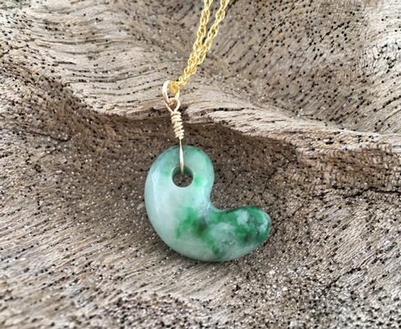 Jade 玉 玉 ◇ natural jade from Burma K14GF pendant - สร้อยคอ - เครื่องเพชรพลอย 