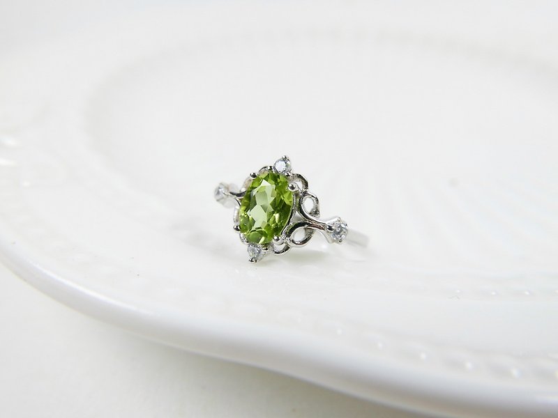 Royal olivine ring _ sterling silver natural gem - แหวนทั่วไป - เครื่องเพชรพลอย สีเขียว